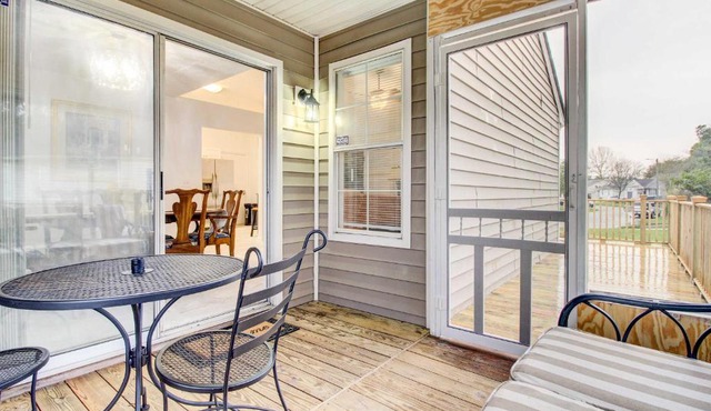 Peaceful Savannah Home - 11 Mi to Beaches!