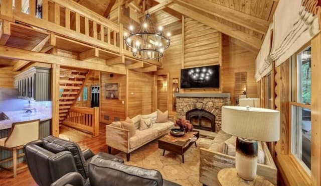 Peaceful, Waterfront Luxury Cabin w/party dock & hot tub near new Olympic Park