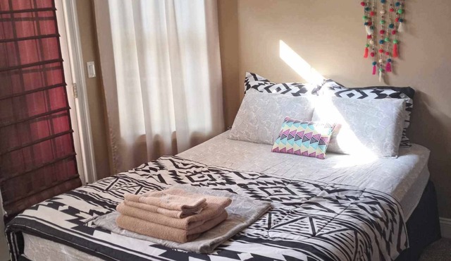 PennState/State College Private Room with Private Entrance & Full Bath, parking.