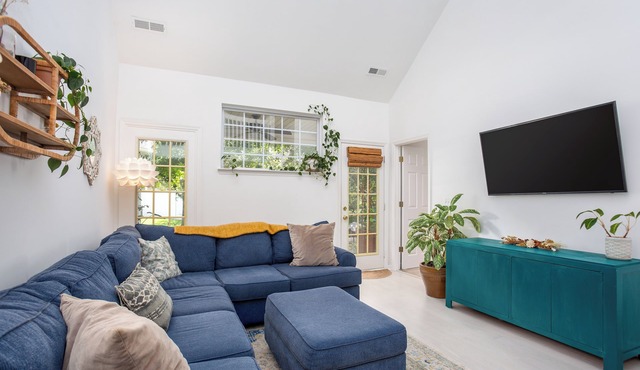 Pet Friendly Charleston Home with Pool!