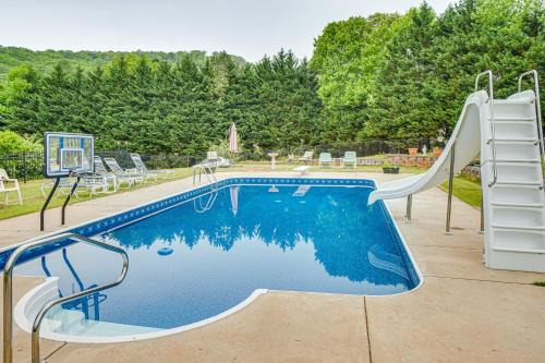 Pet-Friendly Georgia Home w/Pool Access!