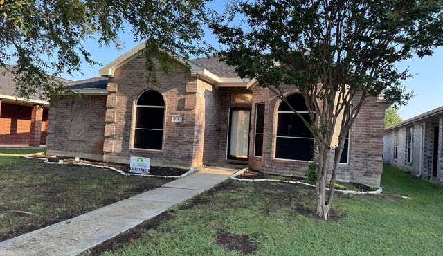 Pet Friendly Home with Relaxing Covered Patio and Private Backyard