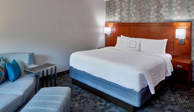 Pet-friendly Hotel near Raleigh-Durham International Airport with Free Shuttle!