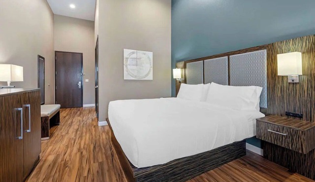 Pet-Friendly King Room Near Typhoon Texas Waterpark Austin - 2.8 miles
