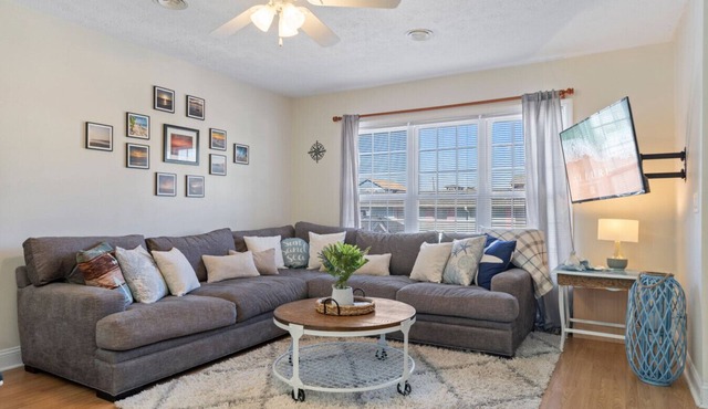 Pet-Friendly - Large Townhome - Steps to Beach