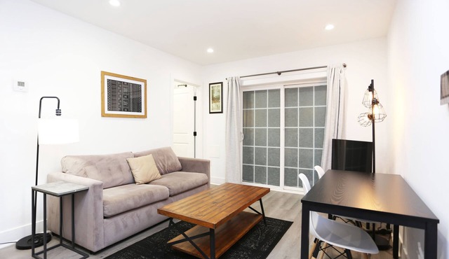 Petworth Luxury Unit with Modern Comforts