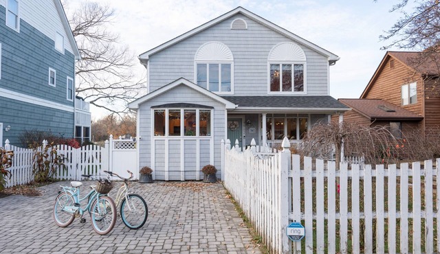 "PIER JOY!" - 3BR WATERFRONT HOME W/PRIVATE DOCK