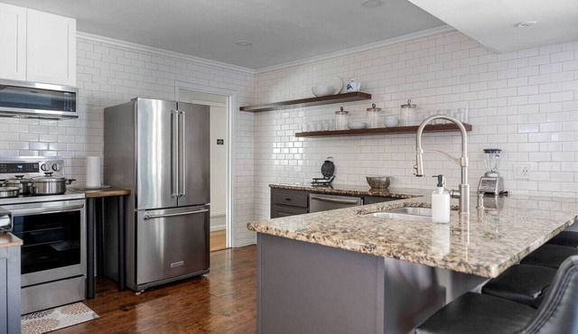 Play & Stay Dallas Home w/Gym + Gameroom + Wifi