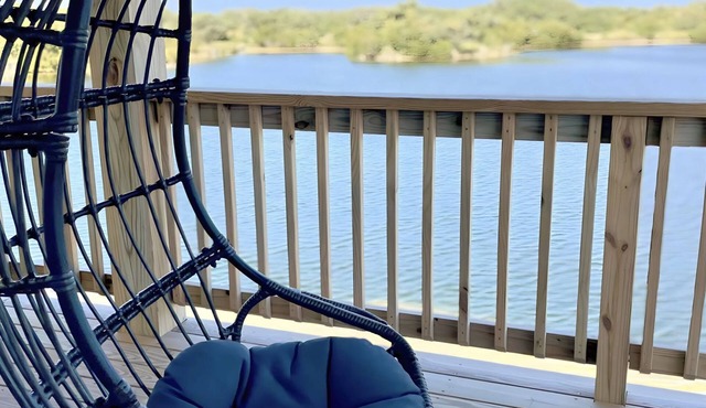 Playroom, Basketball & Pool; Lakefront w/Sound & Sunset Views; Dog Friendly