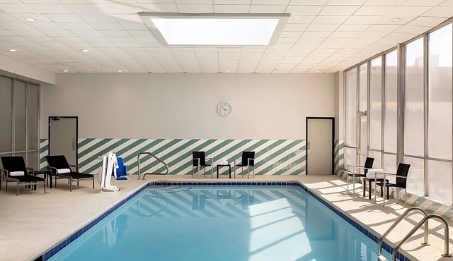 Pleasant Stay, Convenient Location! 2 Contemporary Units! Indoor Swimming Pool