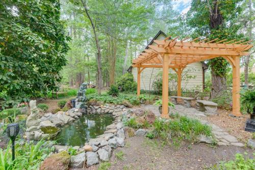 Pool Access! Cozy Couple's Getaway in Kilmarnock