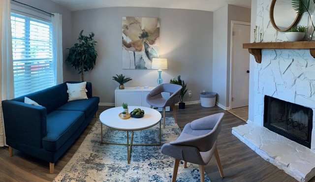 Posh Pad Near Downtown and Tybee Beach