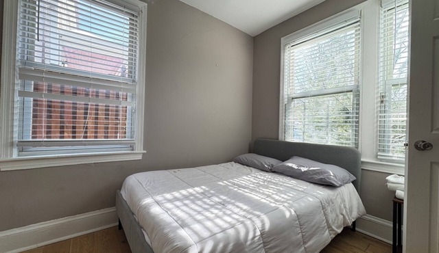 Prime Apartment near Transportation 2BR