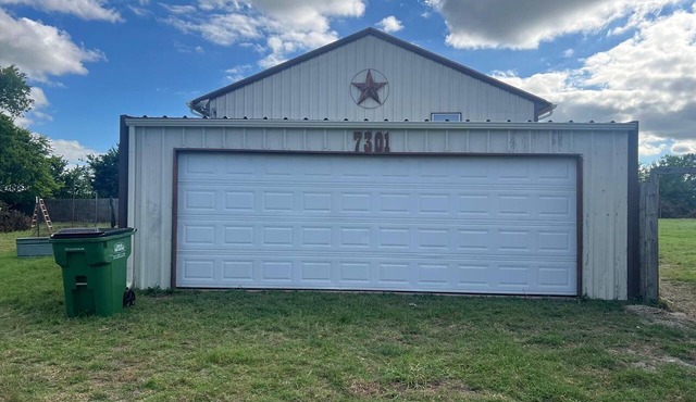 Private 4BDR Country Estate on Acerage