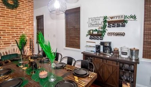 Private Bali Inspired,On-suite, Wetbar, CityViews