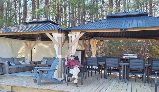 Private farmhouses w/6 acre lake, 2 hours from DC, Tidewater 1 hour from RVA