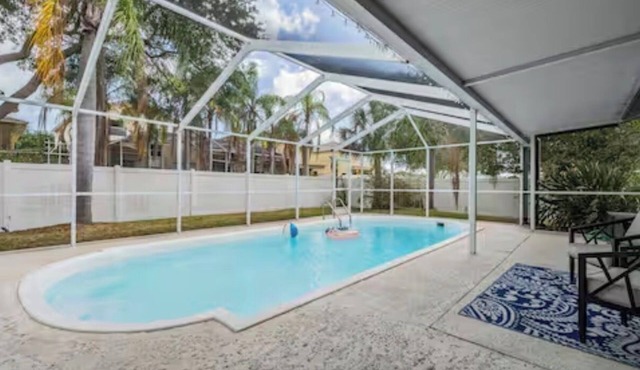 Private Heated Pool Retreat Near Clearwater & TPA