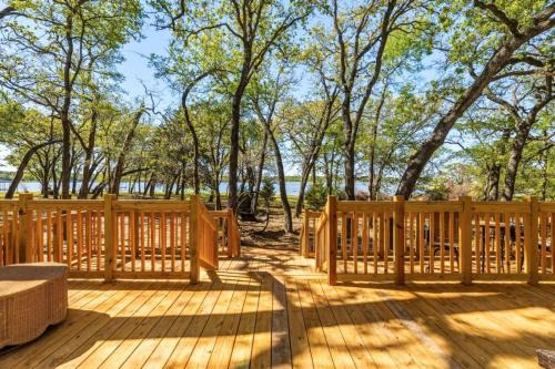 Private Lakeside RV Escape with Hot Tub