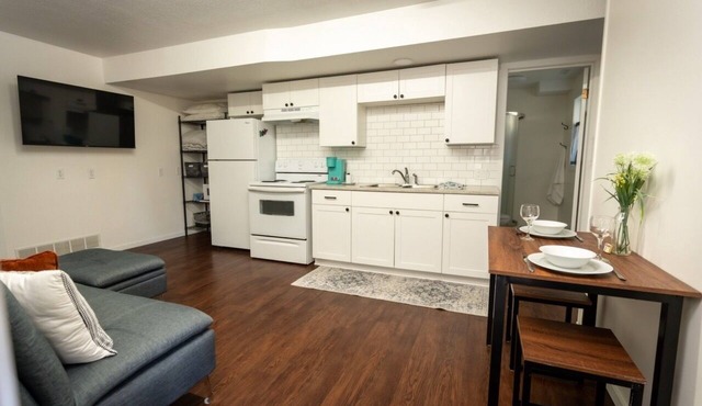 PRIVATE Main-Level Suite for Work & Play in Lethbridge