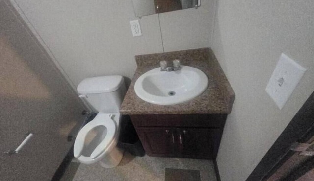 Private Mancamp Room in the Permian Basin - WiFi, TV, En-Suite Bath