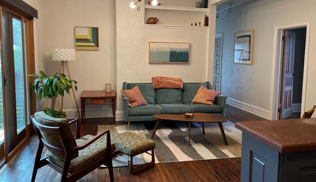 Private Modern Cottage 10 min walk to River Arts and South Slope