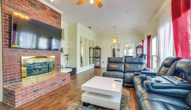 Private Patio & Grill! Garland Retreat Near Golf