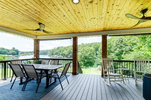 Private Sauna & Game Room: Lakefront Moneta Gem