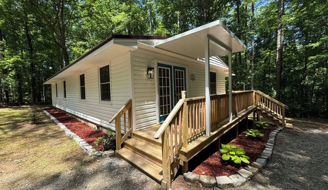Quaint 3-bedroom 2-bathroom house with all necessary features in welcoming Macon