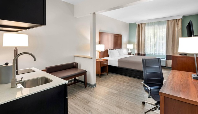 Quality Suites Waldorf in Waldorf
