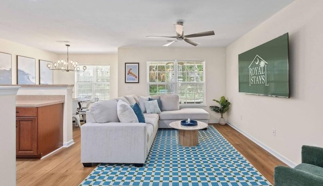Queen Kelsey-Mins From Credit One-Pet Friendly