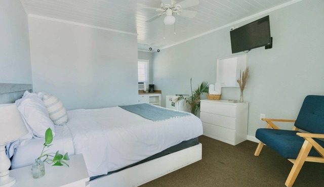 Queen Room | 7 | Pet Friendly