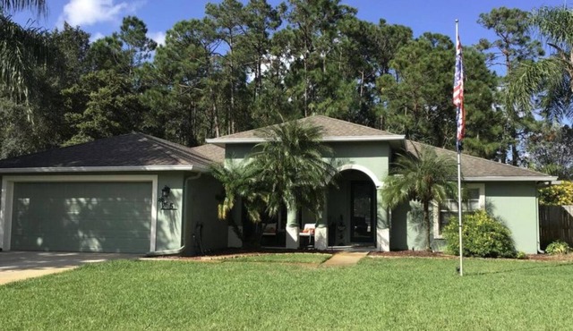 Quiet cozy room on a culdesac in a beautiful well maintained neighborhood.