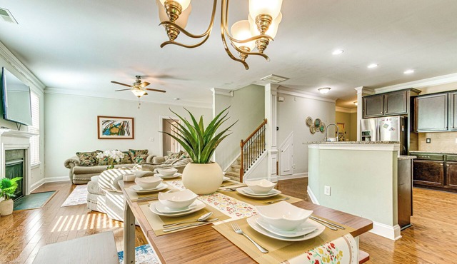 Quiet & Spacious Family Retreat, 12 Mi to Raleigh