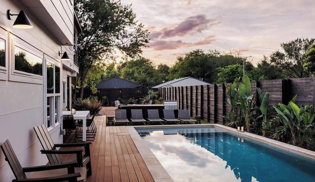 Rare 5BR East Austin Home | Shared Pool & DT Drive