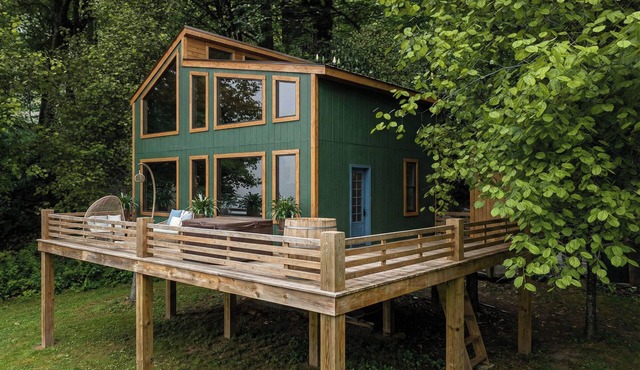 Reconnect with nature and family in this one-of-a-kind stay at the Tableview.