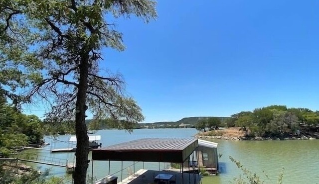 Reel Life Rentals - The Crappie House Getaway- Mins from Palo Pinto Mts State Pk