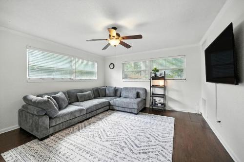 Relaxing 3BR Baldwin Retreat With Sectional