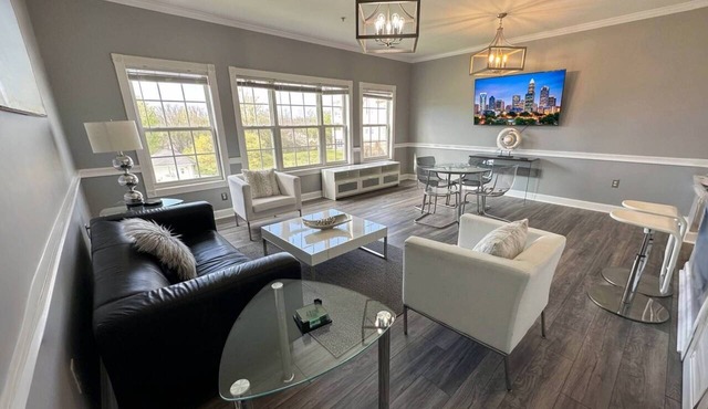 Relaxing Now and Zen: Modern Condo, Near UNCC, PNC Pavilion, Pool, 5 Min to Dining, Shops, +15% off!