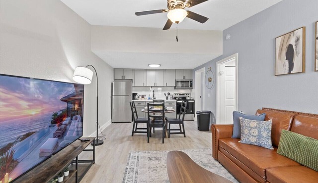 Renovated 1BR + Office | 15 Min Sand Hill Gate
