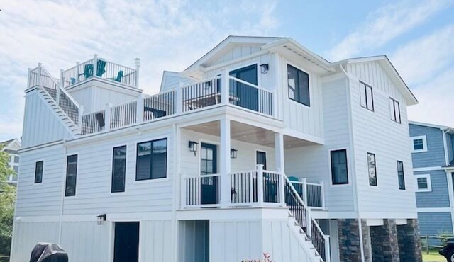RENOVATED HOME ON THE OCEAN BLOCK!