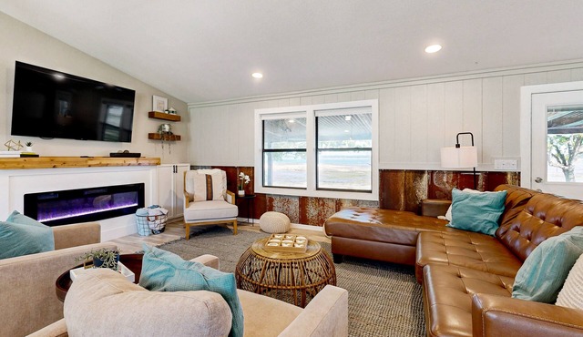 Renovated lakefront home with amazing water views & furnished outdoor areas