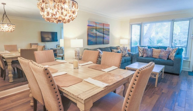 Renovated Pet-friendly Kiawah Island Villa. 5 Min Walk to Beach! Close to Cougar Point Clubhouse!