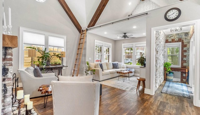 Restored Historic Home Adjacent to UF