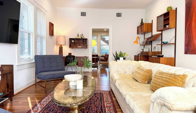 retro elegance - 3 king bedrooms w/pool & hot tub
