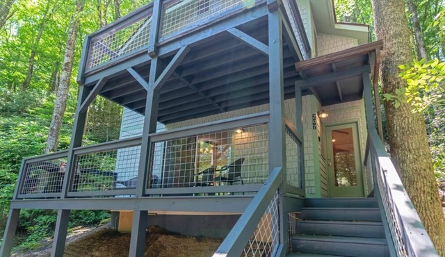 Rhododendron Hill - Last Minute Discount, Affordable Mountain House, Gas Fireplace, Outdoor Seaso...