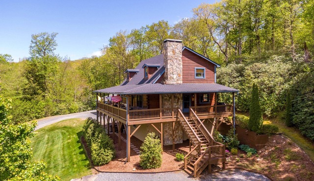 Rhododendron Rendezvous | Pet Friendly Cabin near Blowing Rock | Fire pit | Hot Tub | Private!