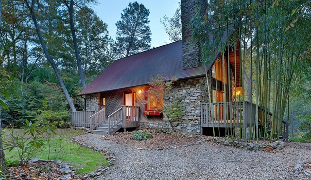 River Rock Cabin, Game Room, 12 mins. to Downtown
