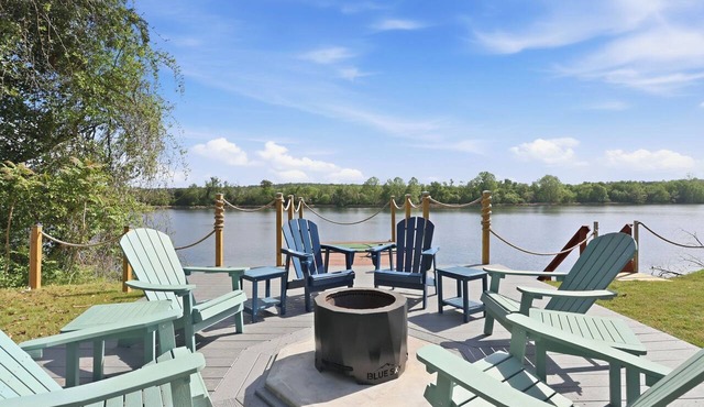 Riverfront Haven~Pool~Kayak~BBQ~7 Mins to Masters in Augusta