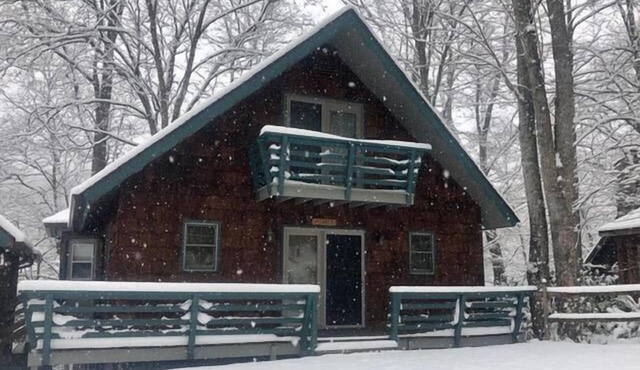 Rivers Edge- Affordable Mountain House, Watauga River Front, Gas Fireplace, Gas Grill, Outdoor Sp.