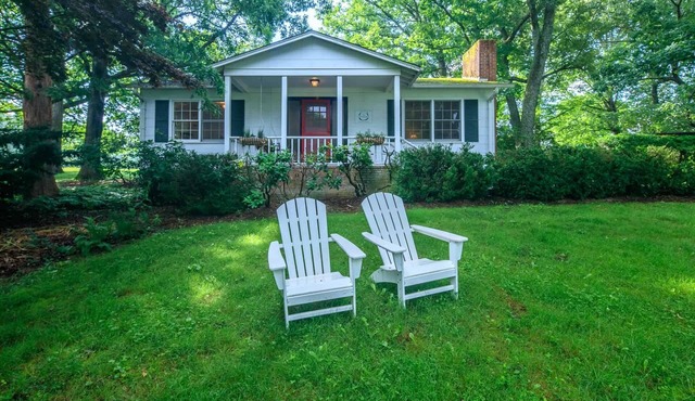Romantic Country Cottage With Modern Ammenities